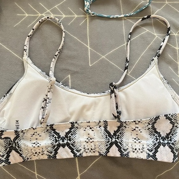 SHEIN Blue/White Snake Skin Pattern Swim Top Size S - Picture 2 of 4